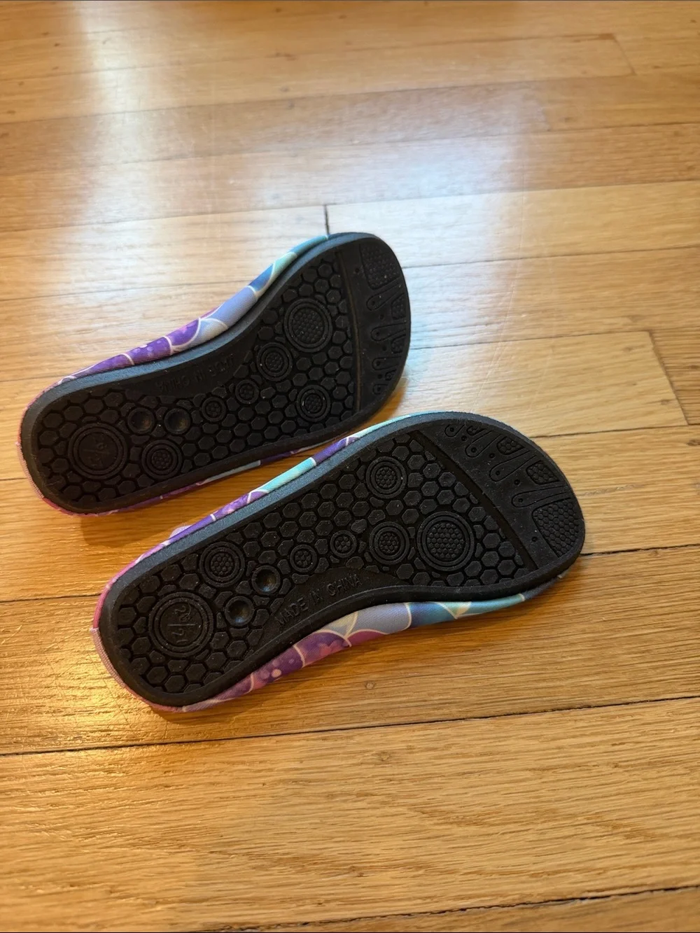 Kids Multicolor Mermaid Scale Water Shoes- size 26/27 - 9.5